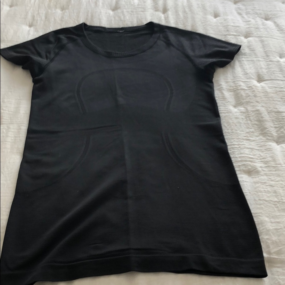Size 6 swiftly tech T-shirt Lululemon